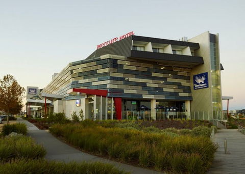 WestWaters Hotel Bistro - Sunshine Coast Tourism 0