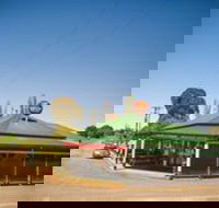 Wombat Hotel - Sunshine Coast Tourism