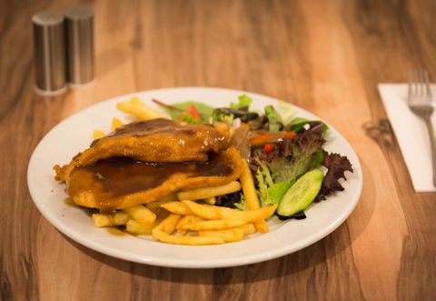 Central Hotel Cootamundra - Holiday Sunshine Coast 1