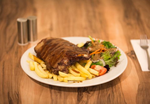 Central Hotel Cootamundra - Holiday Sunshine Coast 2
