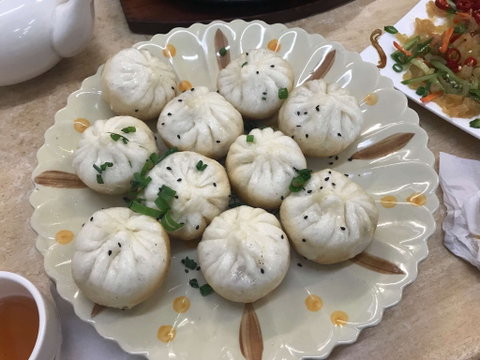 Shanghai Night Chinese Restaurant - Holiday Sunshine Coast 0
