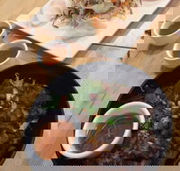 Three Red Stripes - Doncaster East - Sunshine Coast Tourism