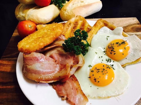 Wafflin On Cafe - Holiday Sunshine Coast 0