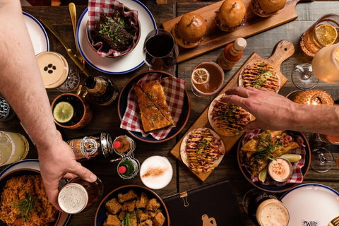 White Oaks Saloon Bar And Dining - Sunshine Coast Tourism 0