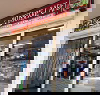 Lisa's Patisserie Cafe - Holiday Sunshine Coast
