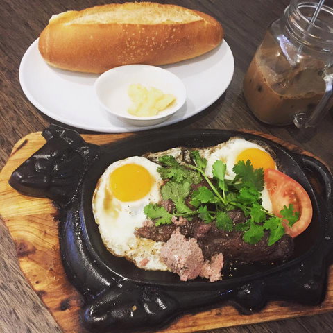 Quang Vinh - Sunshine Coast Tourism 0