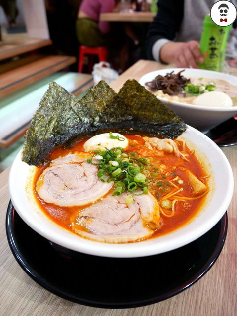 Round Bird Can't Fly - Holiday Sunshine Coast 0