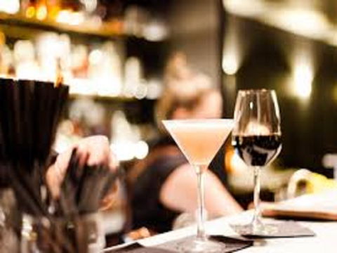 The Establishment Bar - Holiday Sunshine Coast 0