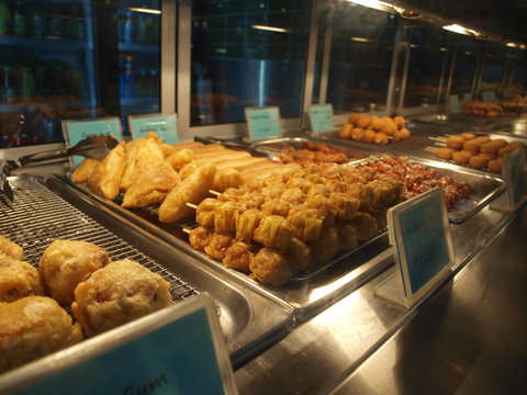 Koon Hong - Holiday Sunshine Coast 1