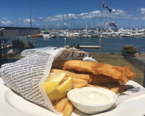 Moreton Bay Trailer Boat Club Bistro - Holiday Sunshine Coast 0