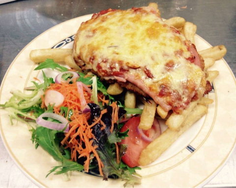 Tucker Express - Sunshine Coast Tourism 0