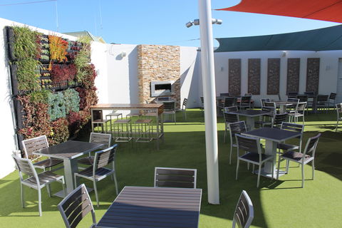 Bill's Bar - Ningaloo Coral Bay - Holiday Sunshine Coast 0