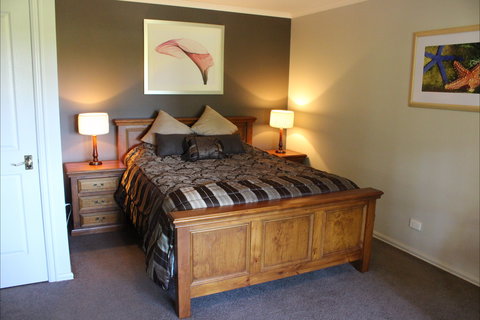 Djinta Djinta Winery - Sunshine Coast Tourism 2