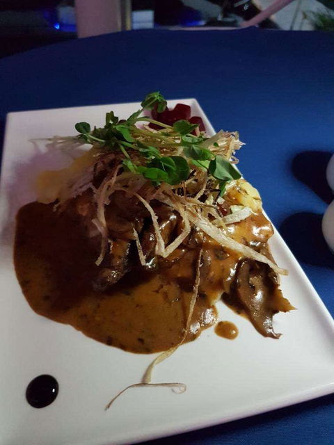George's Paragon Seafood Restaurant - Holiday Sunshine Coast 0
