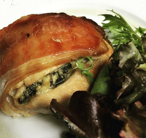 Lizzie Bay Gourmet - Holiday Sunshine Coast 0