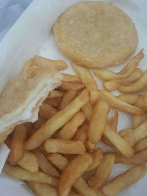 Snappers Fish & Chippery - Sunshine Coast Tourism 0
