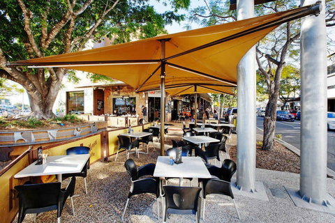 Stones Corner Hotel - Holiday Sunshine Coast 0