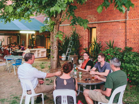 Victoria Hotel Bistro - Holiday Sunshine Coast 0