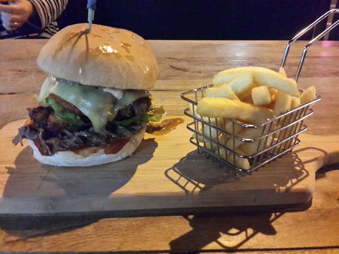 86 Burgers - Holiday Sunshine Coast 0