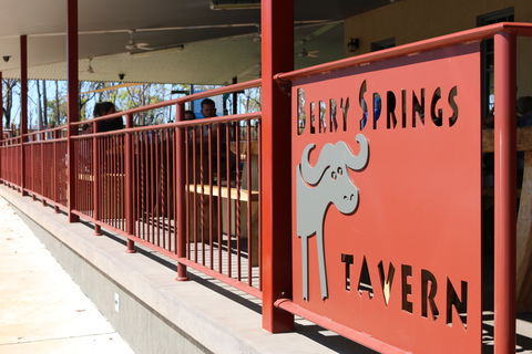 Berry Springs Tavern - Holiday Sunshine Coast 0