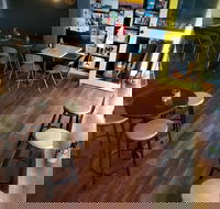 Little Earth Cafe - Holiday Sunshine Coast
