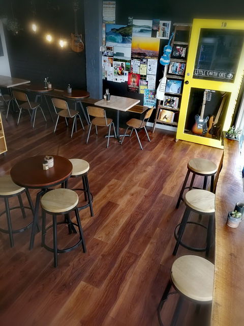 Little Earth Cafe - Holiday Sunshine Coast 0