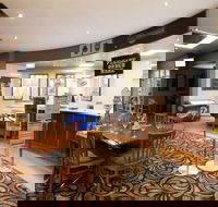 Victoria Point Tavern - Holiday Sunshine Coast