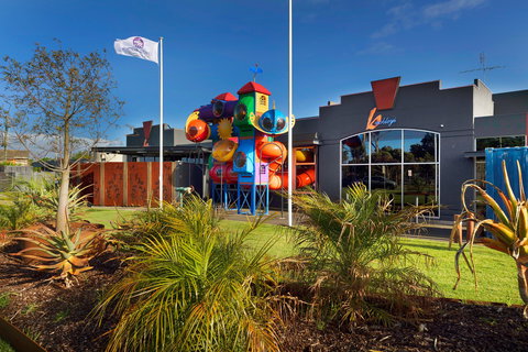 Buckley's Entertainment Centre - Holiday Sunshine Coast 1