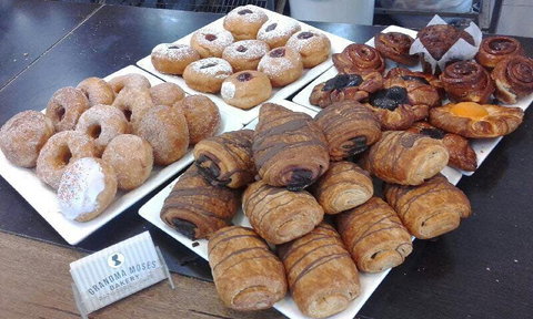 Grandma Moses Bakery - Holiday Sunshine Coast 0