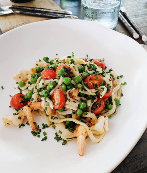 Leaves And Fishes - Holiday Sunshine Coast 1