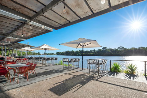 Renmark Club - Sunshine Coast Tourism 1