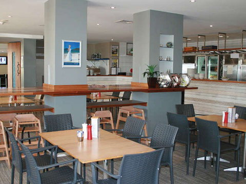 Sandyfoot Café And Bar - Holiday Sunshine Coast 0