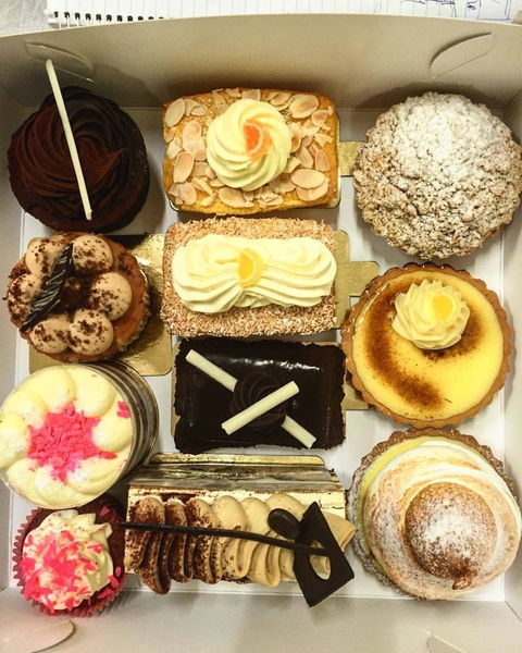 The Sweet Spot Cakes - Holiday Sunshine Coast 0