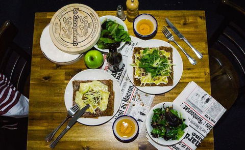 Bellas Cafe & Licensed Italian Restaurant - Sunshine Coast Tourism 6