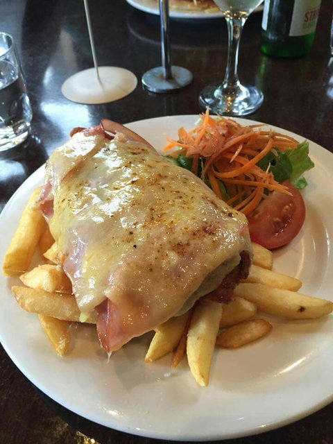 The Apple Tree Inn - Holiday Sunshine Coast 5