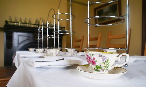 The Cornerstone Ale House - Holiday Sunshine Coast 5