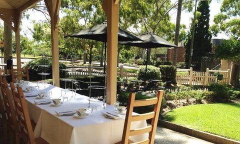 The Cornerstone Ale House - Holiday Sunshine Coast 6