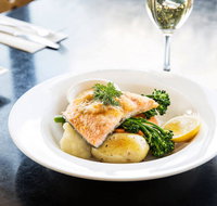Carlyle Hotel - Moonah - Holiday Sunshine Coast
