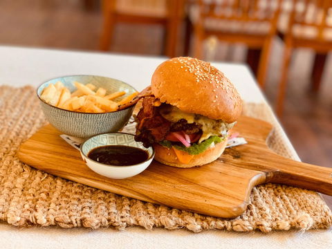 Green Ivy Cafe - Holiday Sunshine Coast 0
