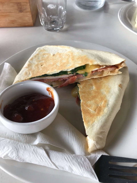 Monty’s Cafe - Holiday Sunshine Coast 0