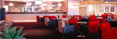 Waves Bar & Lounge - Sunshine Coast Tourism 0