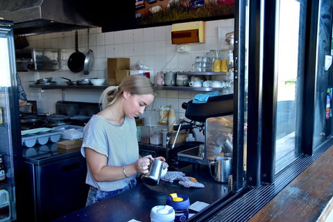 Ciccio's Surfbeach Cafe - Sunshine Coast Tourism 1