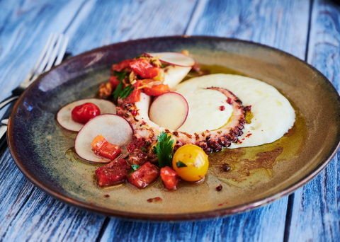 Must Winebar - Holiday Sunshine Coast 2