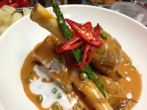 Ped's Kafe - Holiday Sunshine Coast 0