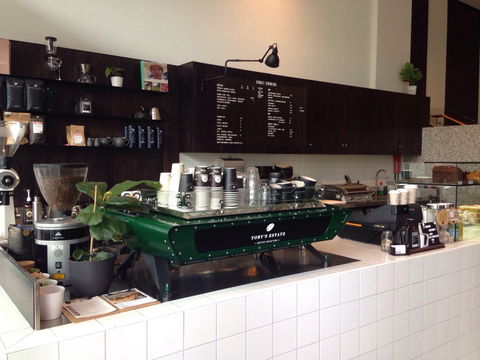 Street Espresso - Holiday Sunshine Coast 0