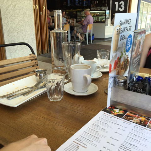 The Coffee Club - Grand Hotel - Gladstone - Holiday Sunshine Coast 0