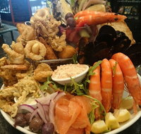 Carmen's on the Park - Holiday Sunshine Coast