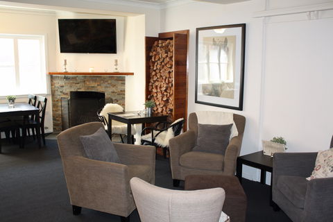 Criterion Bistro Crookwell - Holiday Sunshine Coast 0