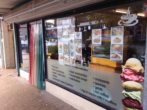 Darios Cafe - Holiday Sunshine Coast 0