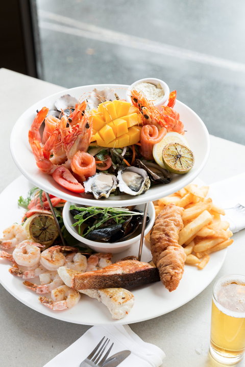 Lorne Hotel - Sunshine Coast Tourism 1